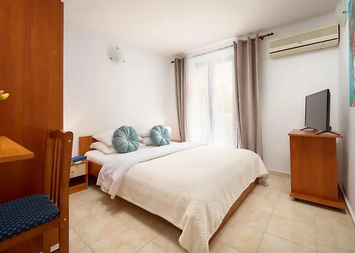 Gorgeous In Nyaraló