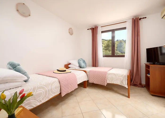 Gorgeous In Nyaraló Trogir