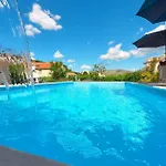 Gorgeous In *