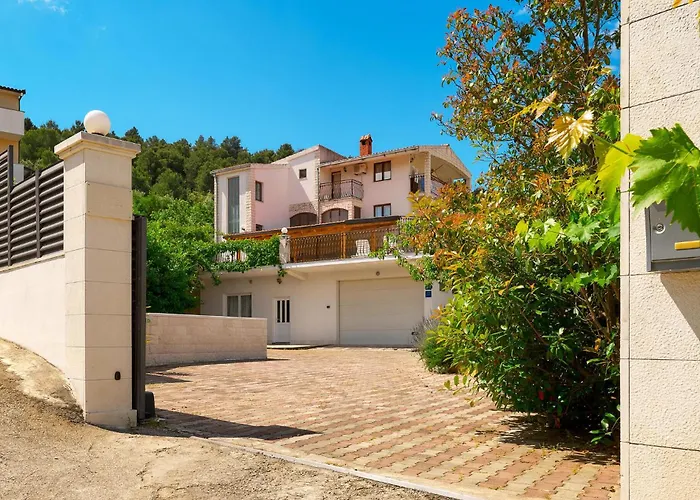 Gorgeous In بيت للعطل تروغير